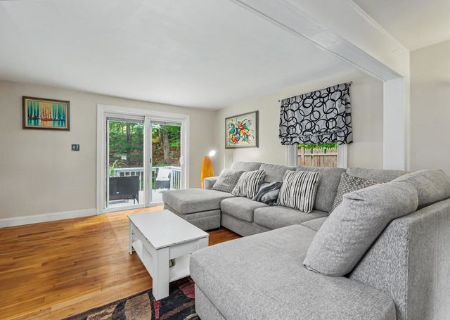 6 Colleen Road, Nashua, NH 03062