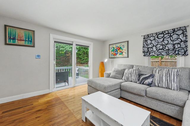6 Colleen Road, Nashua, NH 03062