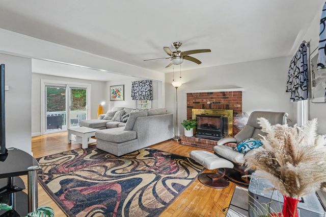 6 Colleen Road, Nashua, NH 03062
