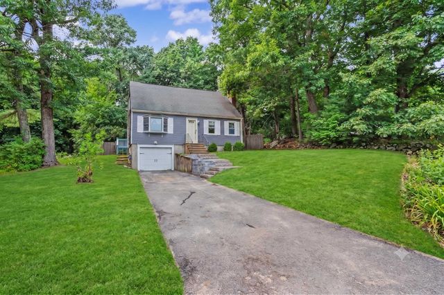 6 Colleen Road, Nashua, NH 03062