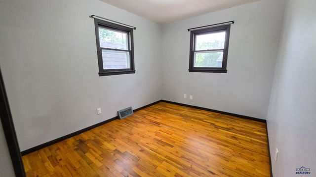 2118 OAK AVE, Rapid City, SD 57701