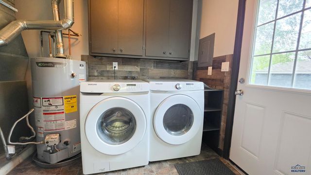 2118 OAK AVE, Rapid City, SD 57701