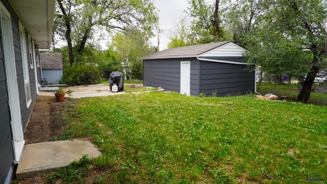 2118 OAK AVE, Rapid City, SD 57701