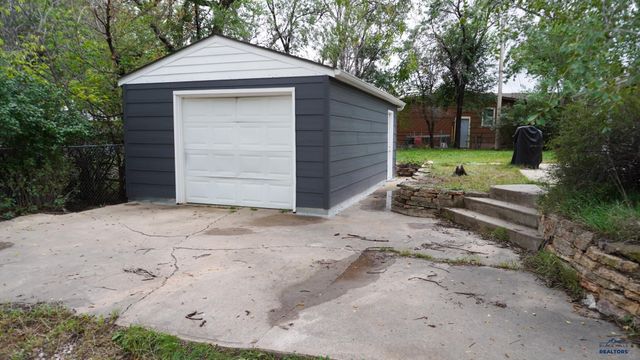 2118 OAK AVE, Rapid City, SD 57701