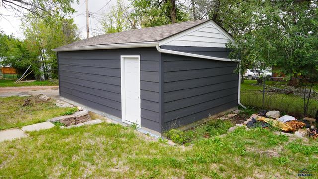 2118 OAK AVE, Rapid City, SD 57701