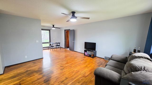 2118 OAK AVE, Rapid City, SD 57701