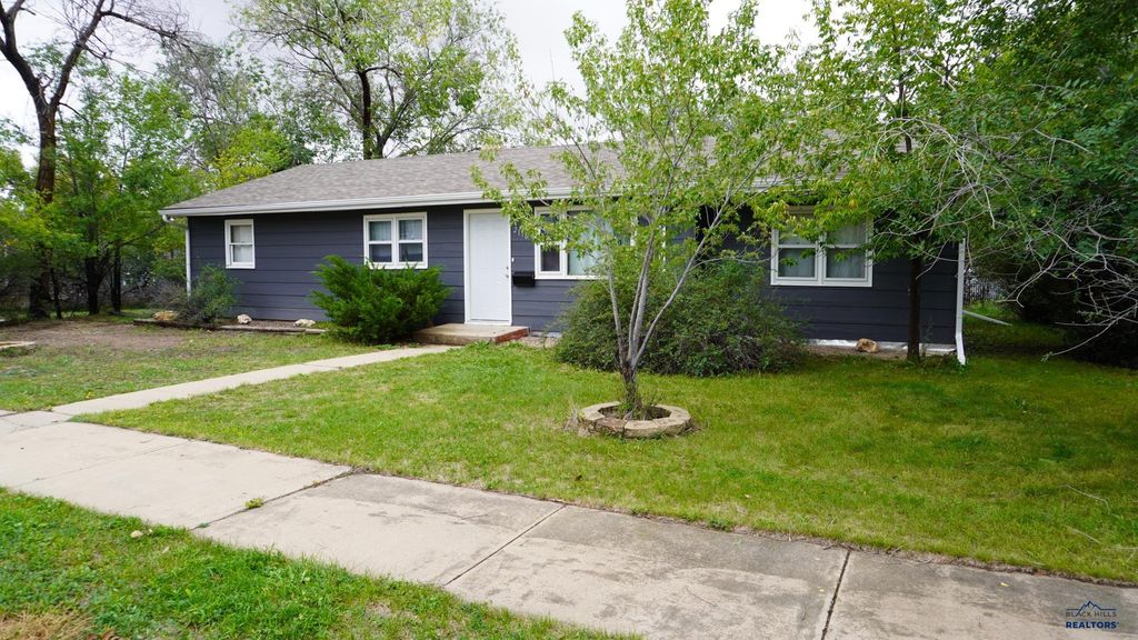 2118 OAK AVE, Rapid City, SD 57701