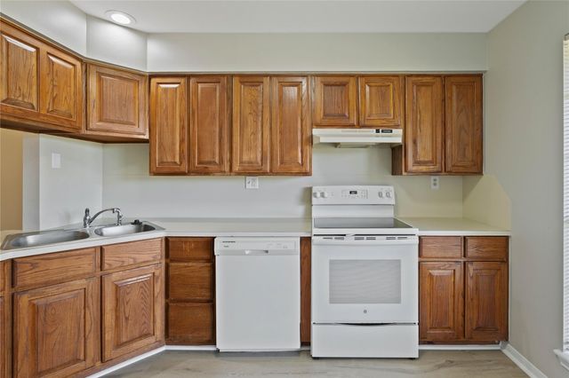 200 Panorama Drive 206, Conroe, TX 77304
