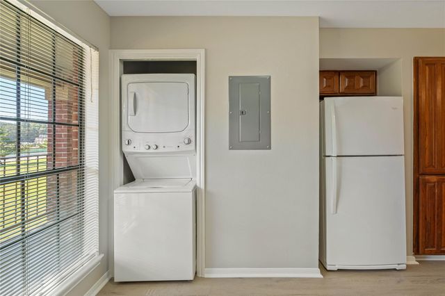 200 Panorama Drive 206, Conroe, TX 77304
