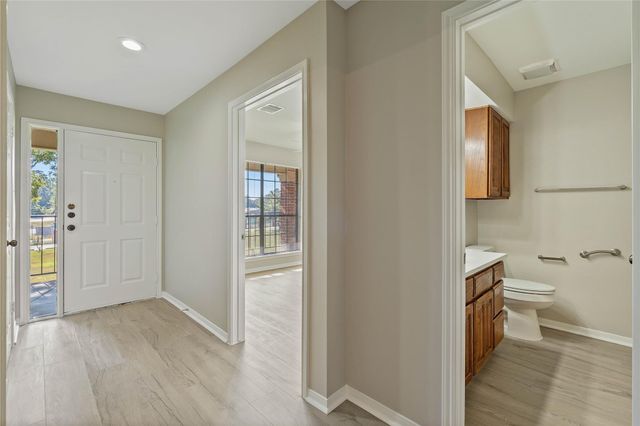 200 Panorama Drive 206, Conroe, TX 77304
