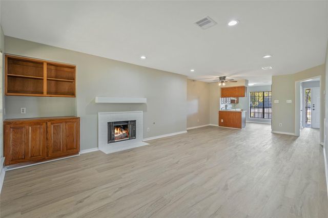 200 Panorama Drive 206, Conroe, TX 77304