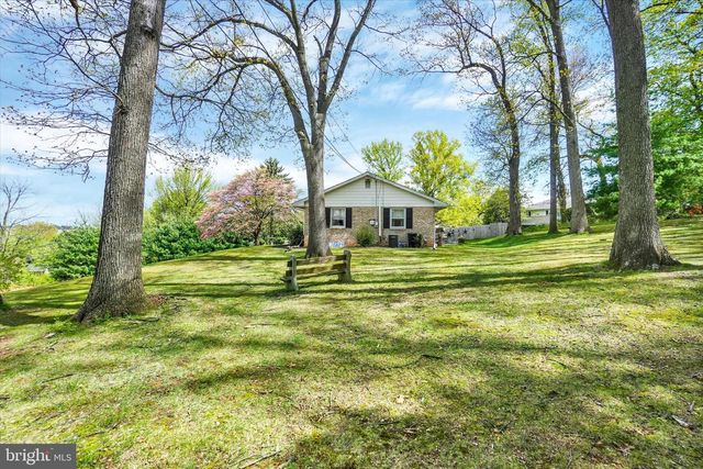 390 MEGGON RD, Red Lion, PA 17356