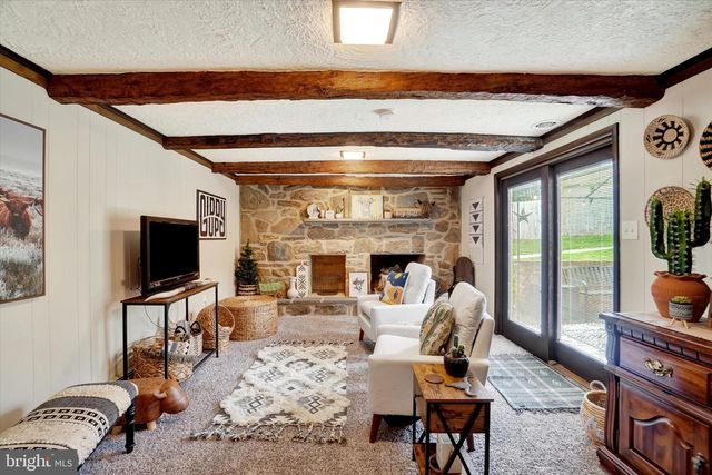 390 MEGGON RD, Red Lion, PA 17356