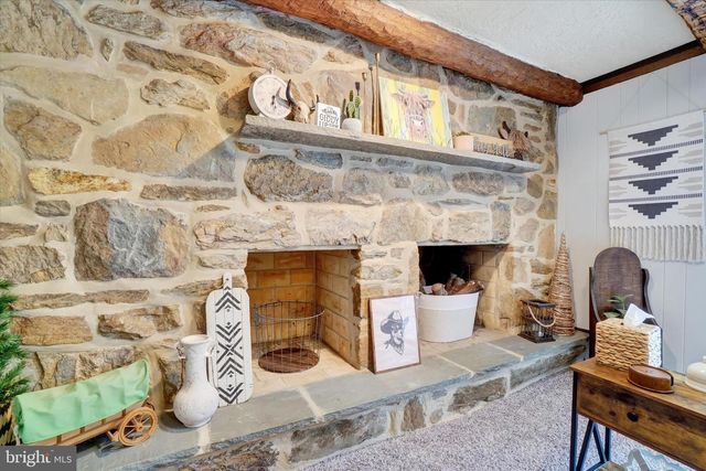 390 MEGGON RD, Red Lion, PA 17356