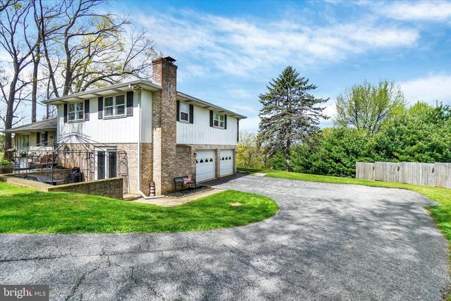 390 MEGGON RD, Red Lion, PA 17356