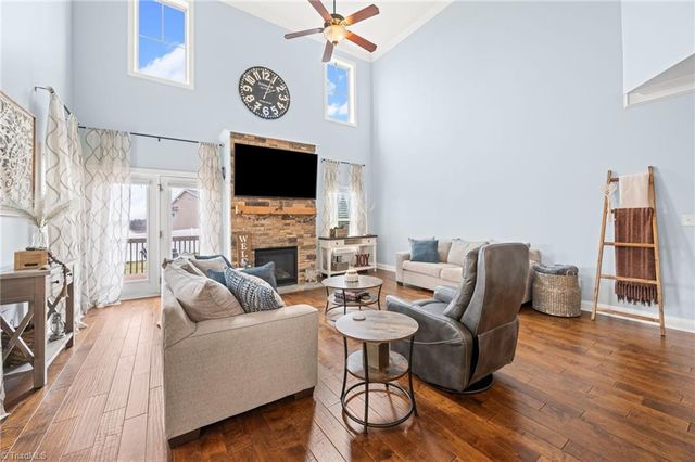 3457 Grandview Crossing Lane, Pfafftown, NC 27040