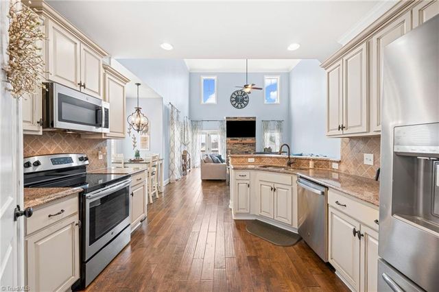 3457 Grandview Crossing Lane, Pfafftown, NC 27040