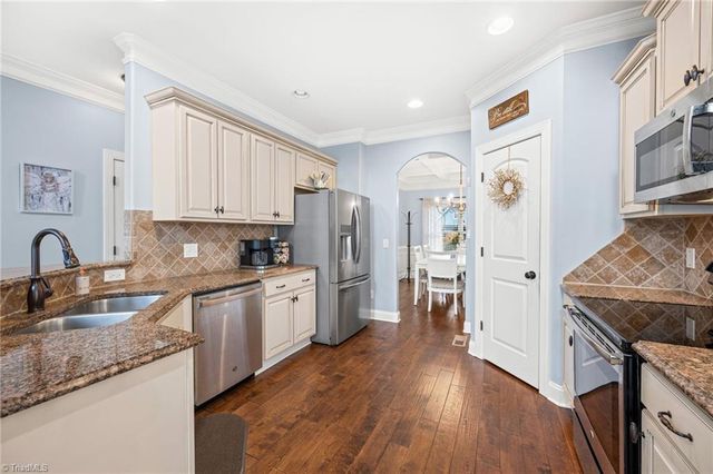 3457 Grandview Crossing Lane, Pfafftown, NC 27040