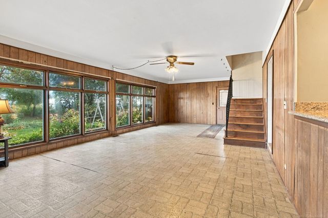 33616 Jefferson Avenue, St Clair Shores, MI 48082