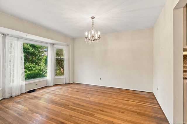 33616 Jefferson Avenue, St Clair Shores, MI 48082