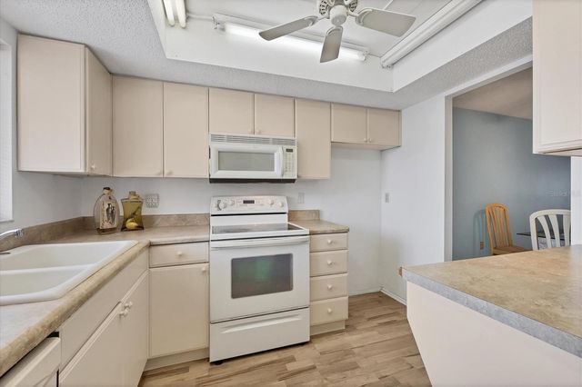 3534 LAKE BAYSHORE DRIVE K118, Bradenton, FL 34205