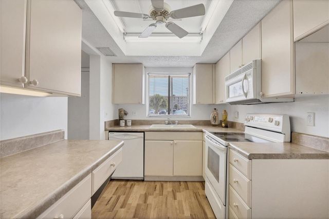 3534 LAKE BAYSHORE DRIVE K118, Bradenton, FL 34205