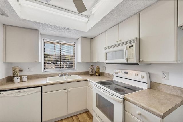 3534 LAKE BAYSHORE DRIVE K118, Bradenton, FL 34205