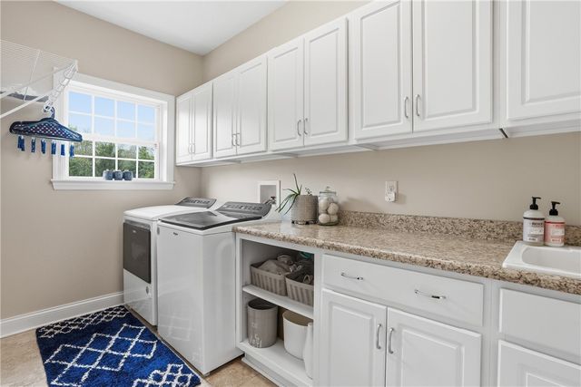 5151 Trillium Dr, Murrysville, PA 15632