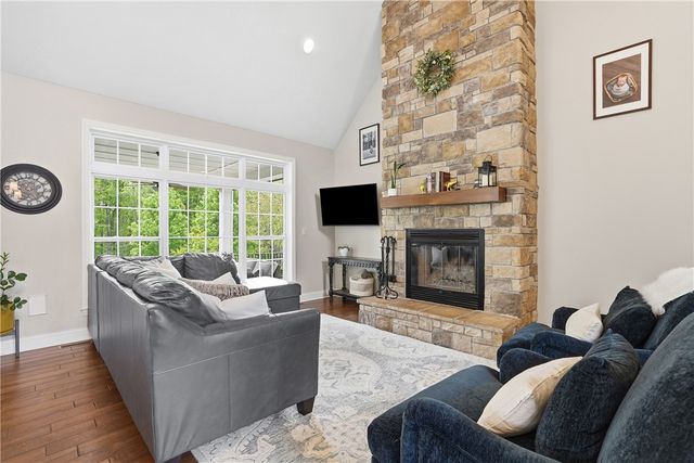 5151 Trillium Dr, Murrysville, PA 15632