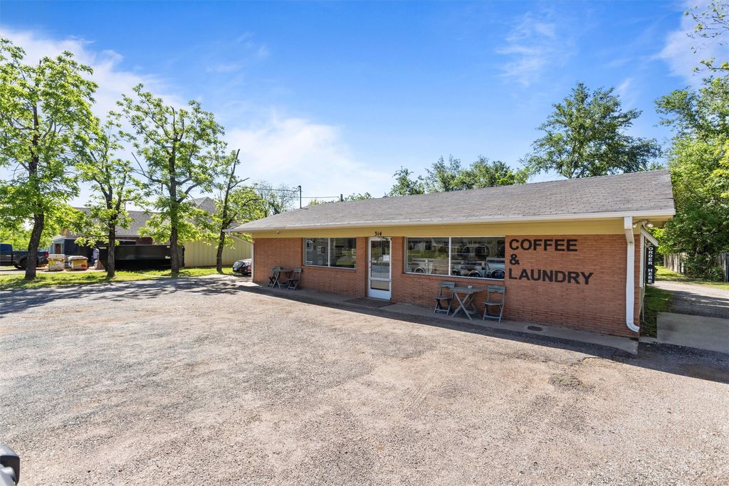 314 E Pennsylvania Avenue, Van, TX 75790