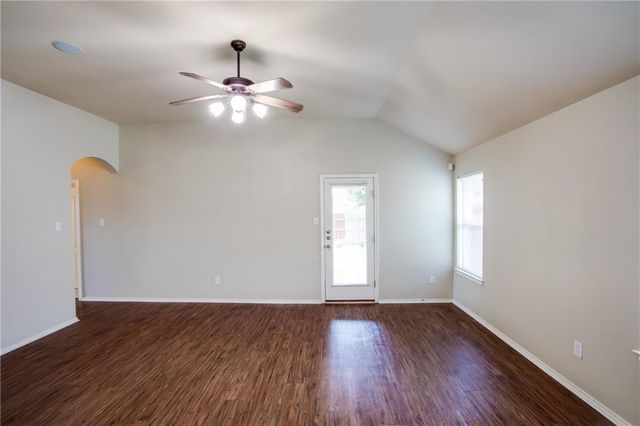 1200 Rainbow Parke DR, Round Rock, TX 78665