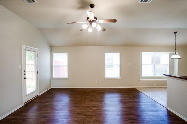 1200 Rainbow Parke DR, Round Rock, TX 78665