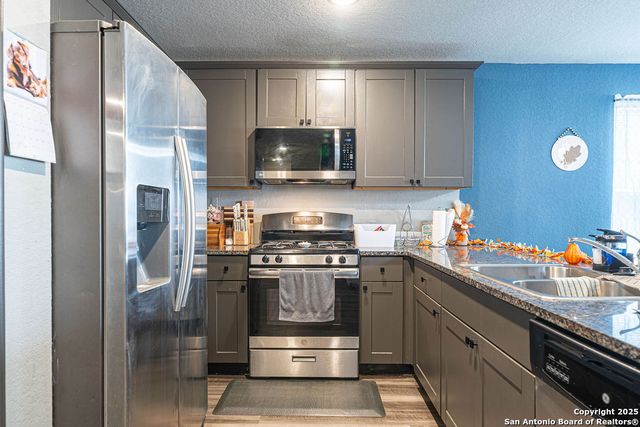 5906 Larkspur Vly, San Antonio, TX 78218