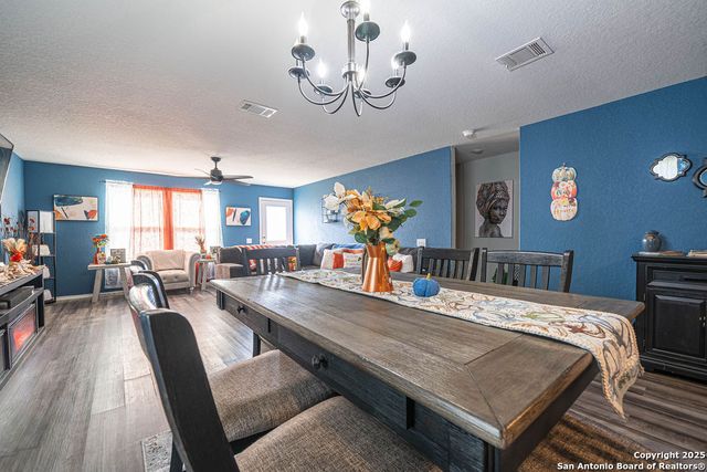 5906 Larkspur Vly, San Antonio, TX 78218