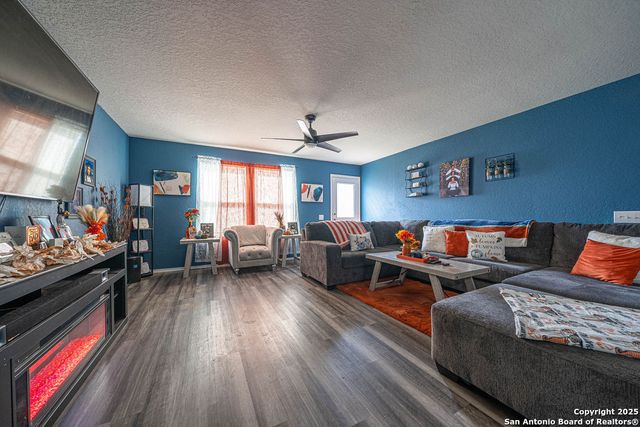 5906 Larkspur Vly, San Antonio, TX 78218