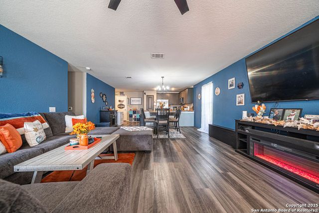 5906 Larkspur Vly, San Antonio, TX 78218