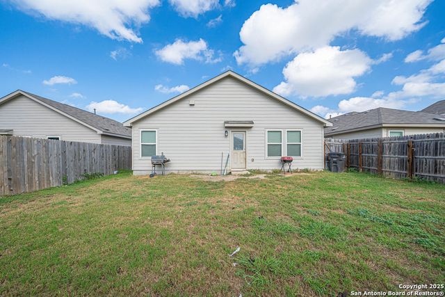 5906 Larkspur Vly, San Antonio, TX 78218