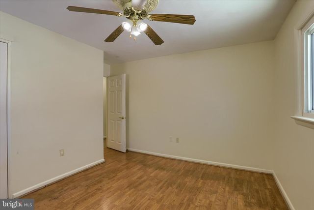 1111 FAIRMONT DR, Harrisburg, PA 17112