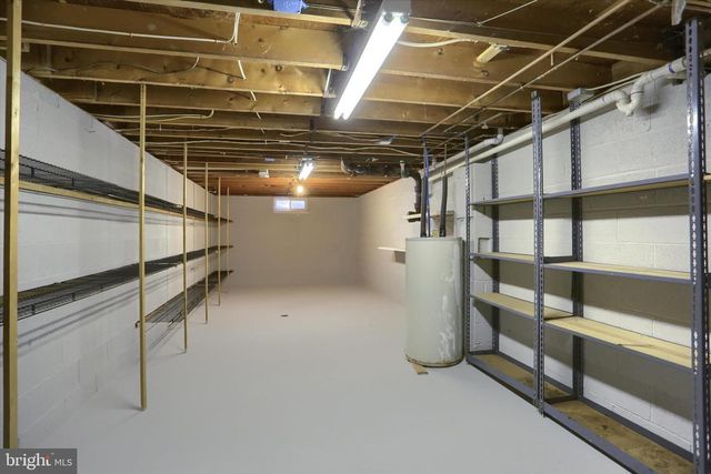 1111 FAIRMONT DR, Harrisburg, PA 17112