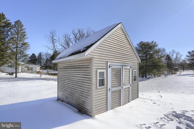 1111 FAIRMONT DR, Harrisburg, PA 17112