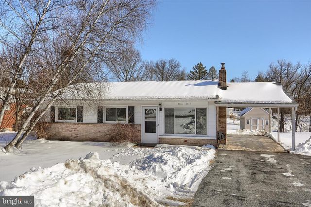 1111 FAIRMONT DR, Harrisburg, PA 17112