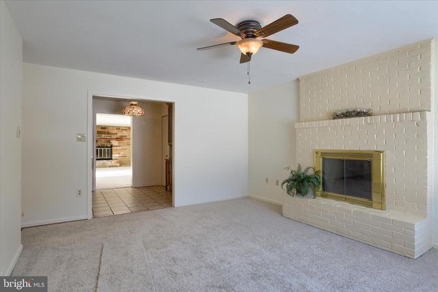 1111 FAIRMONT DR, Harrisburg, PA 17112