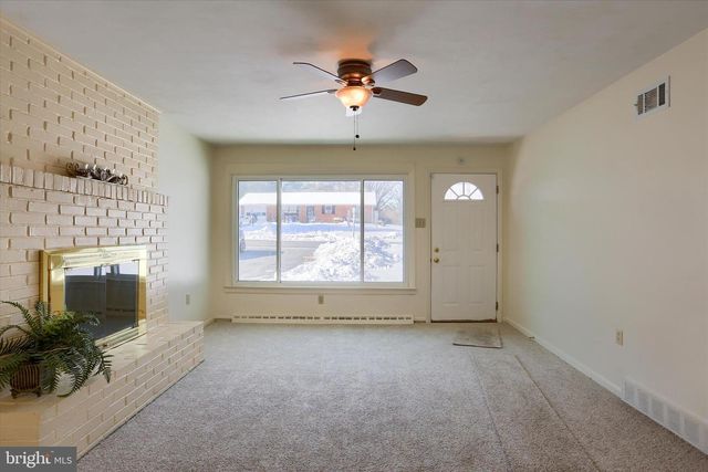 1111 FAIRMONT DR, Harrisburg, PA 17112