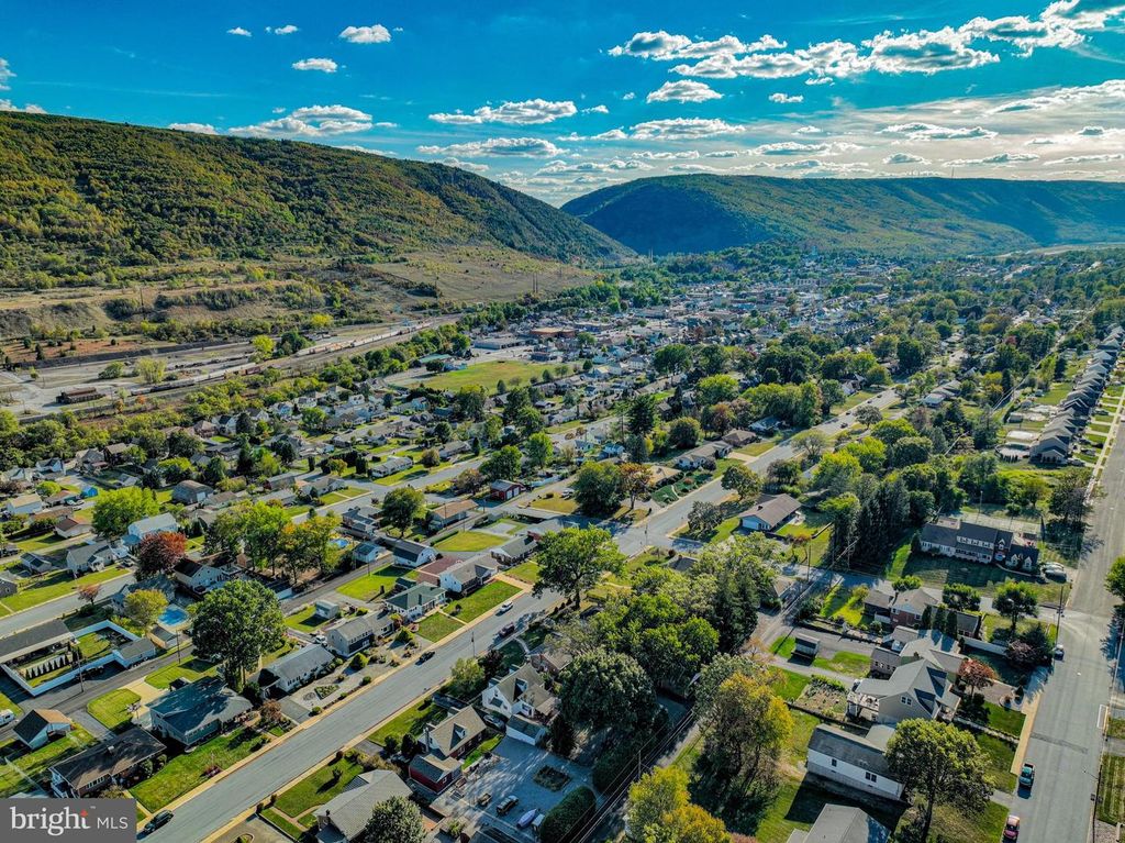 815 COLUMBIA AVE, Palmerton, PA 18071
