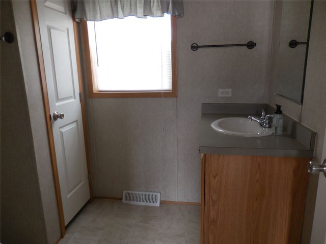 911 DOUGLAS Drive, Erie, PA 16505