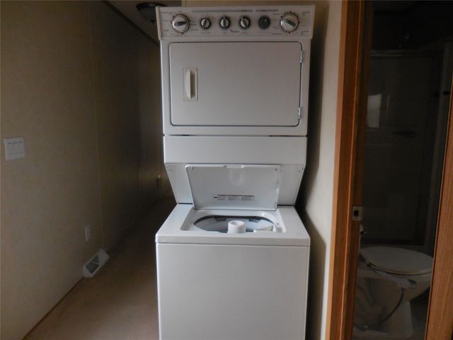 911 DOUGLAS Drive, Erie, PA 16505