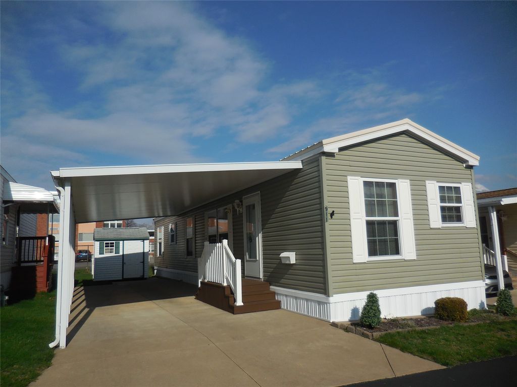 911 DOUGLAS Drive, Erie, PA 16505