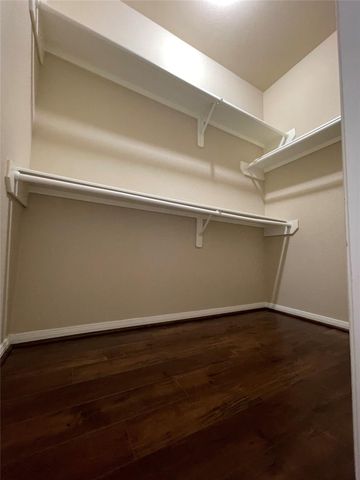 10607 Mills Way, Houston, TX 77070