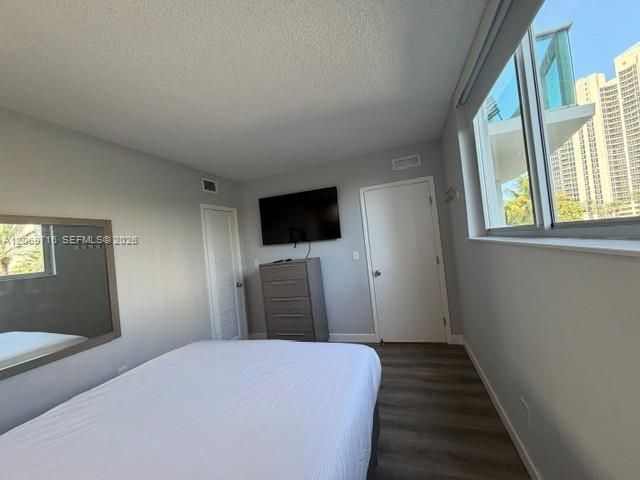 19370 Collins Avenue 321, Sunny Isles Beach, FL 33160