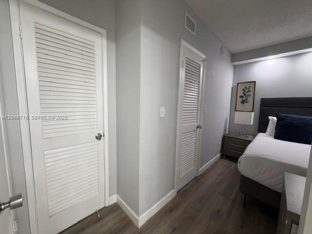 19370 Collins Avenue 321, Sunny Isles Beach, FL 33160